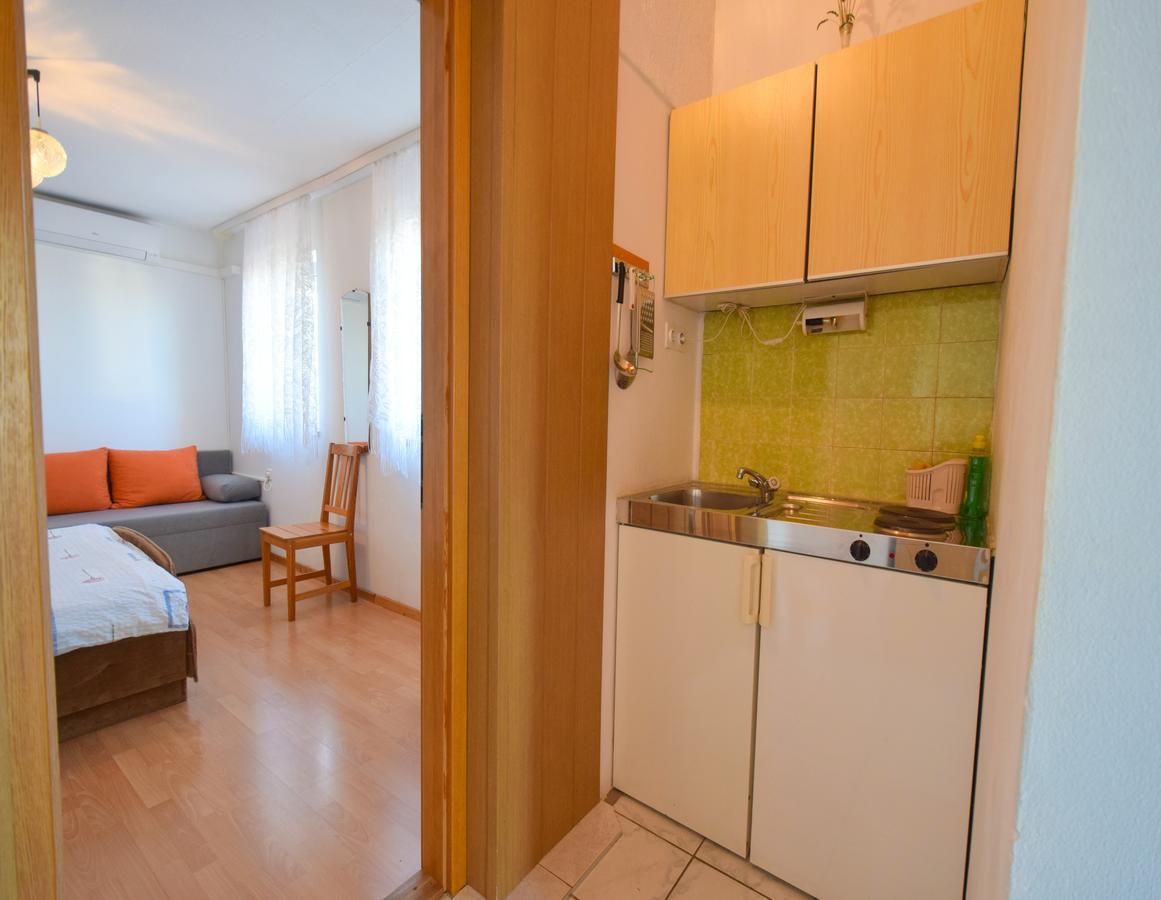 Apartment Toni Malinska Exterior foto